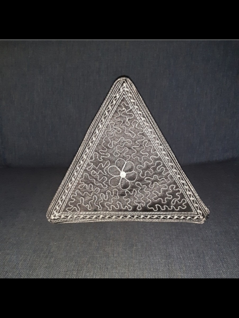 Banda Triangle Bag - Picture 5 of 6